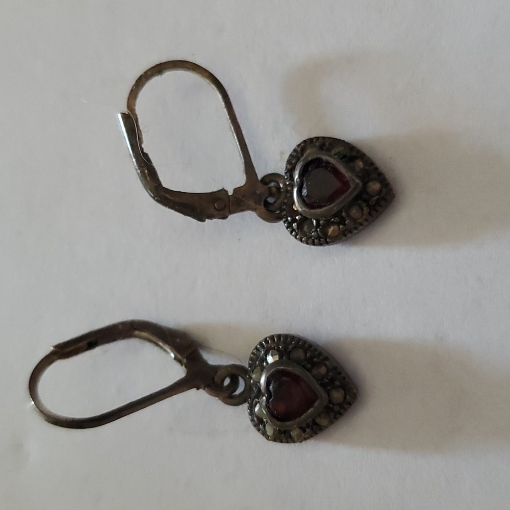 Burgundy stone heart earrings